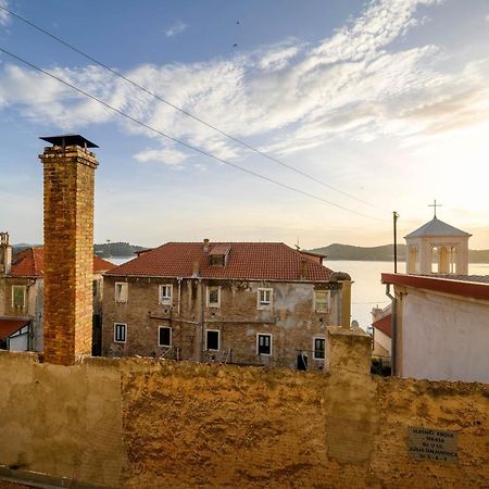 On The Rock Apartments Šibenik Exterior foto